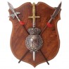 Panoplia con escudo, espada y 2 alabardas