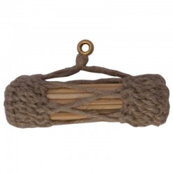 Cap log fender of wood and hemp rope