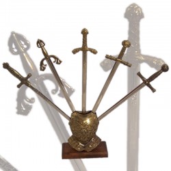 Coraza con 5 espadas miniatura