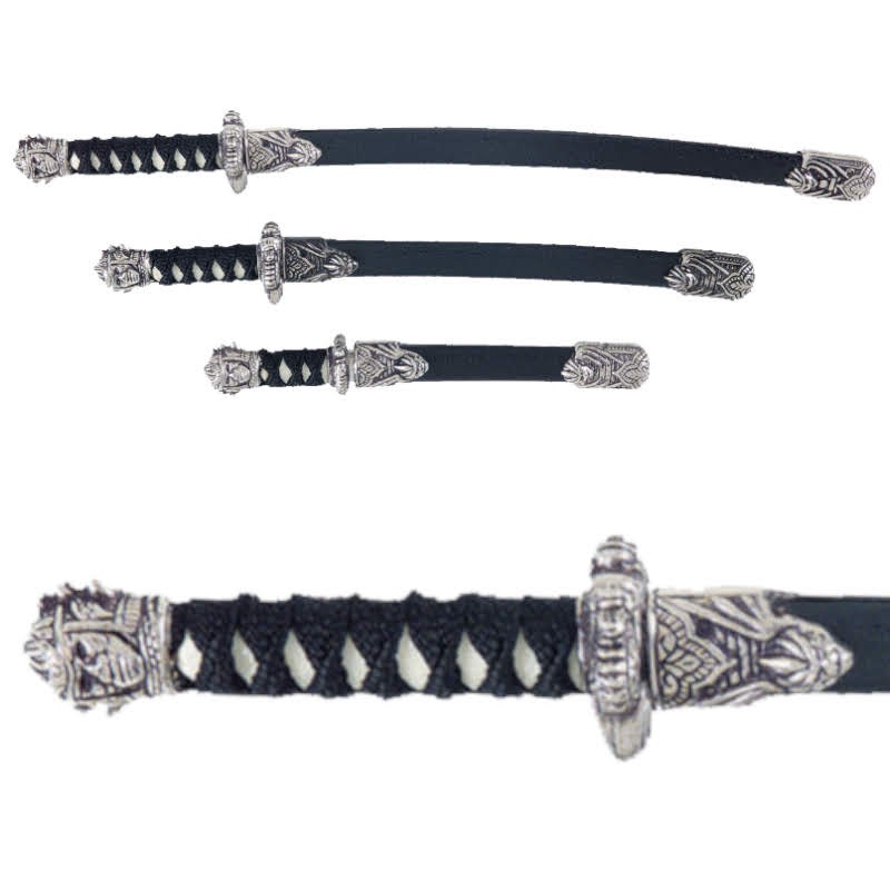 Set of 3 samurai mini-weapons with scabbard